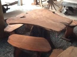 E004 โต๊ะรากไม้ประดู่ พร้อมเก้าอี้ 3 ตัว